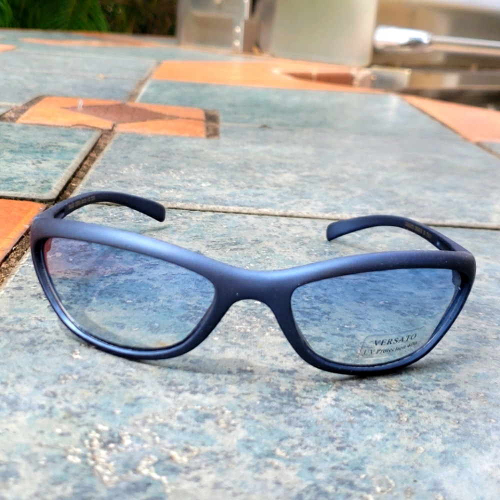 Matte blue 🔵 shield sunglasses with UV400 filter